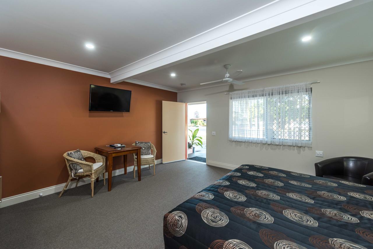 Moore Park Beach Inn Бандаберг Екстериор снимка