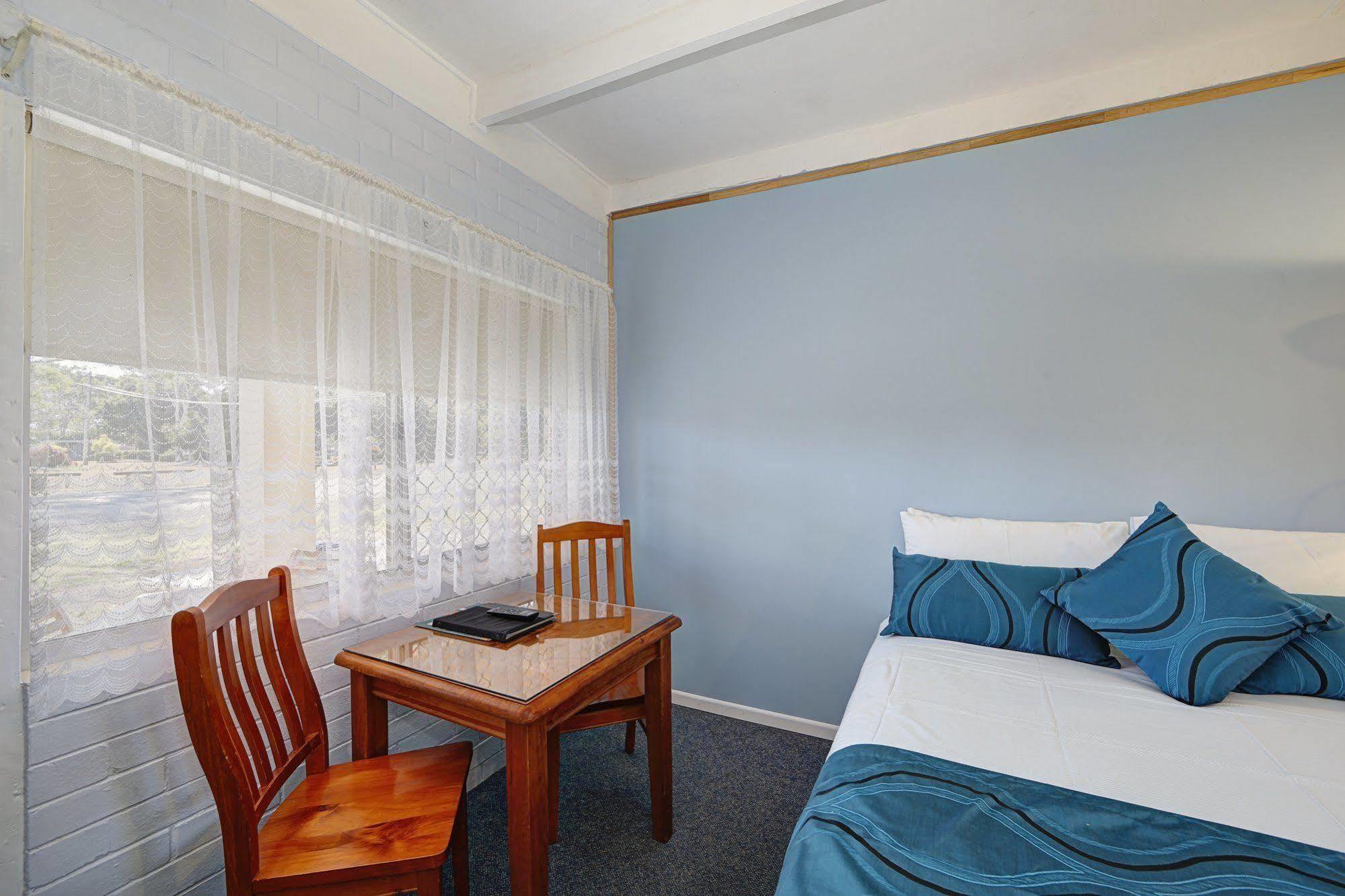 Moore Park Beach Inn Бандаберг Екстериор снимка
